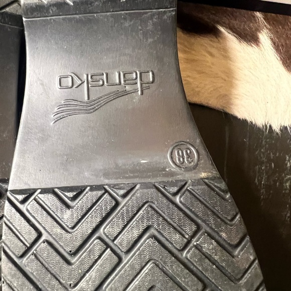 - DANSKO Professional Wildflower Patent Clogs, Women’s 38 dots - Picture 8 of 10